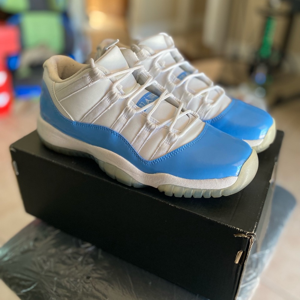 Jordan 11 Low “University Blue” 528896-106
